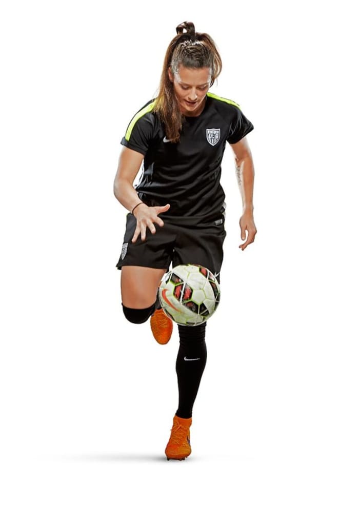 ali-krieger-X159570_TK1_0692-raw_mask.jpg